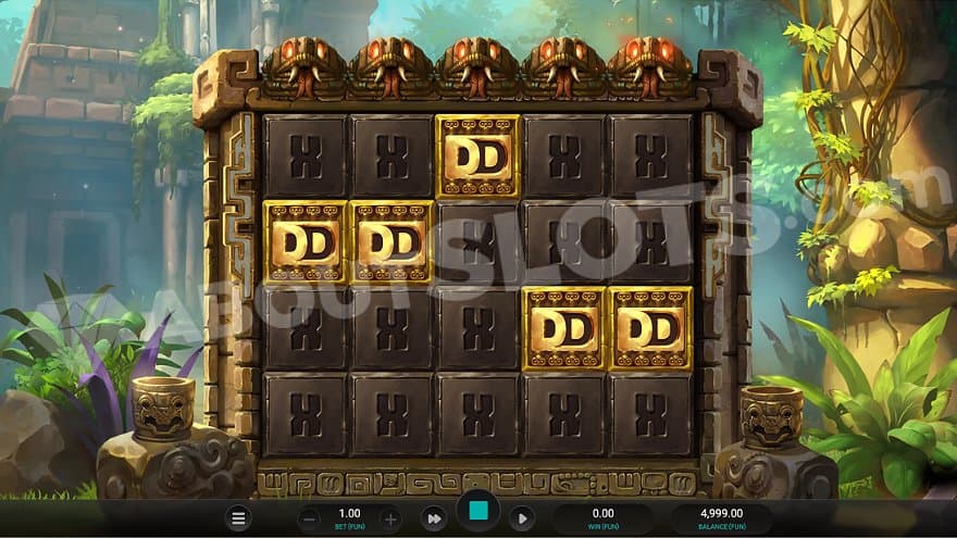 A DD Symbol on each reel.