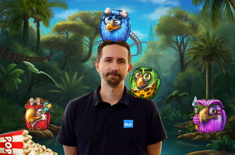 Fredrik Lindberg, Product Owner at ELK Studios together with some pirot birds.