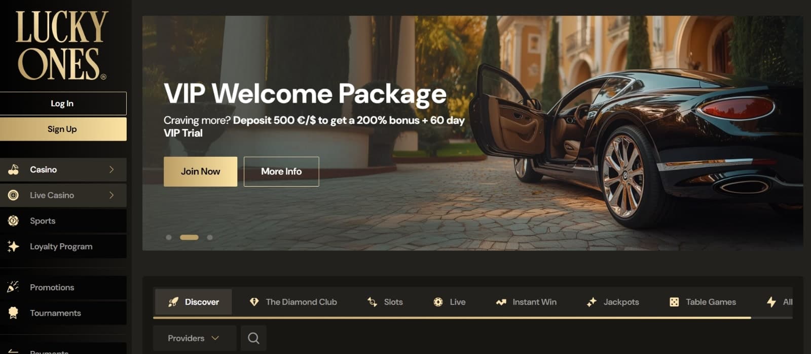 Lucky Ones Casino landing page with the VIP welcome bonus offer banner and navigational menus