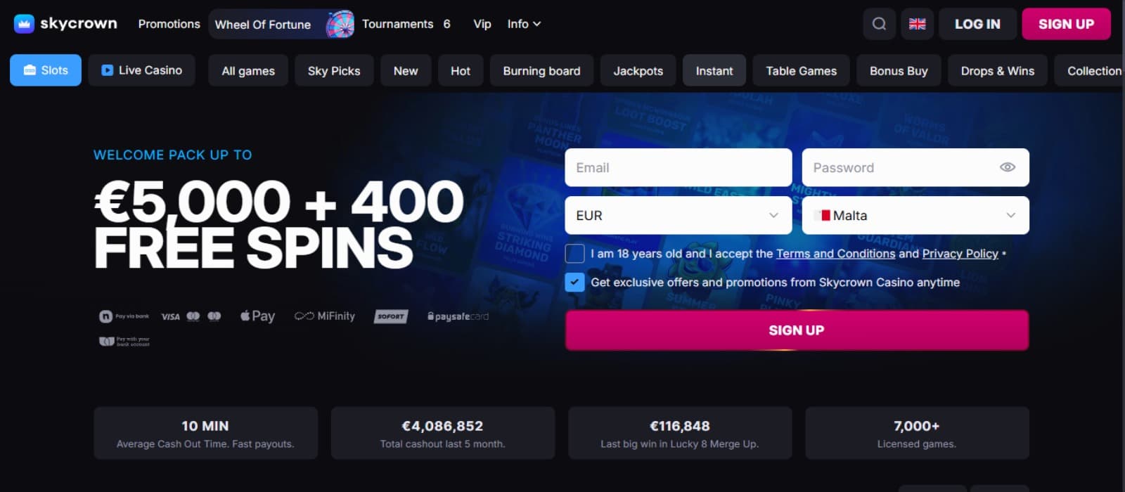 SkyCrown Casino landing page with the welcome bonus banner, registration boxes, top navigation menus and casino stats below