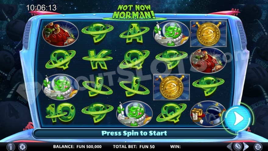 Base game with alien symbols on the reels.