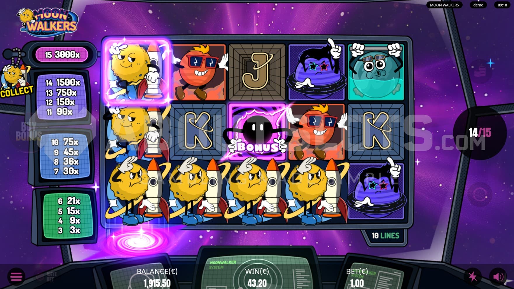 Even more Moonwalker Symbols show up through black holes during the bonus game