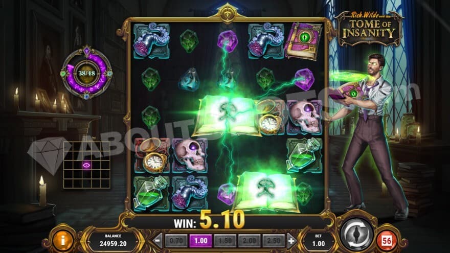 Portal abomination is active with two green books on the reels.