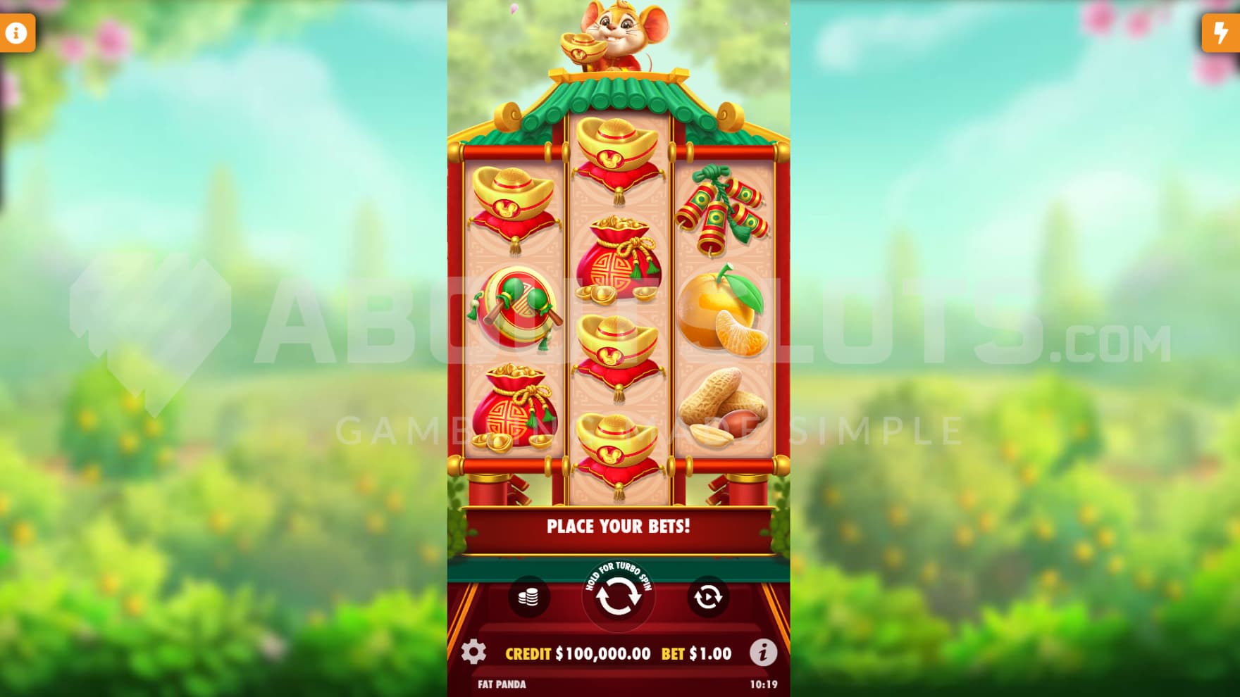 The lucky rat sits atop the reels in the base game