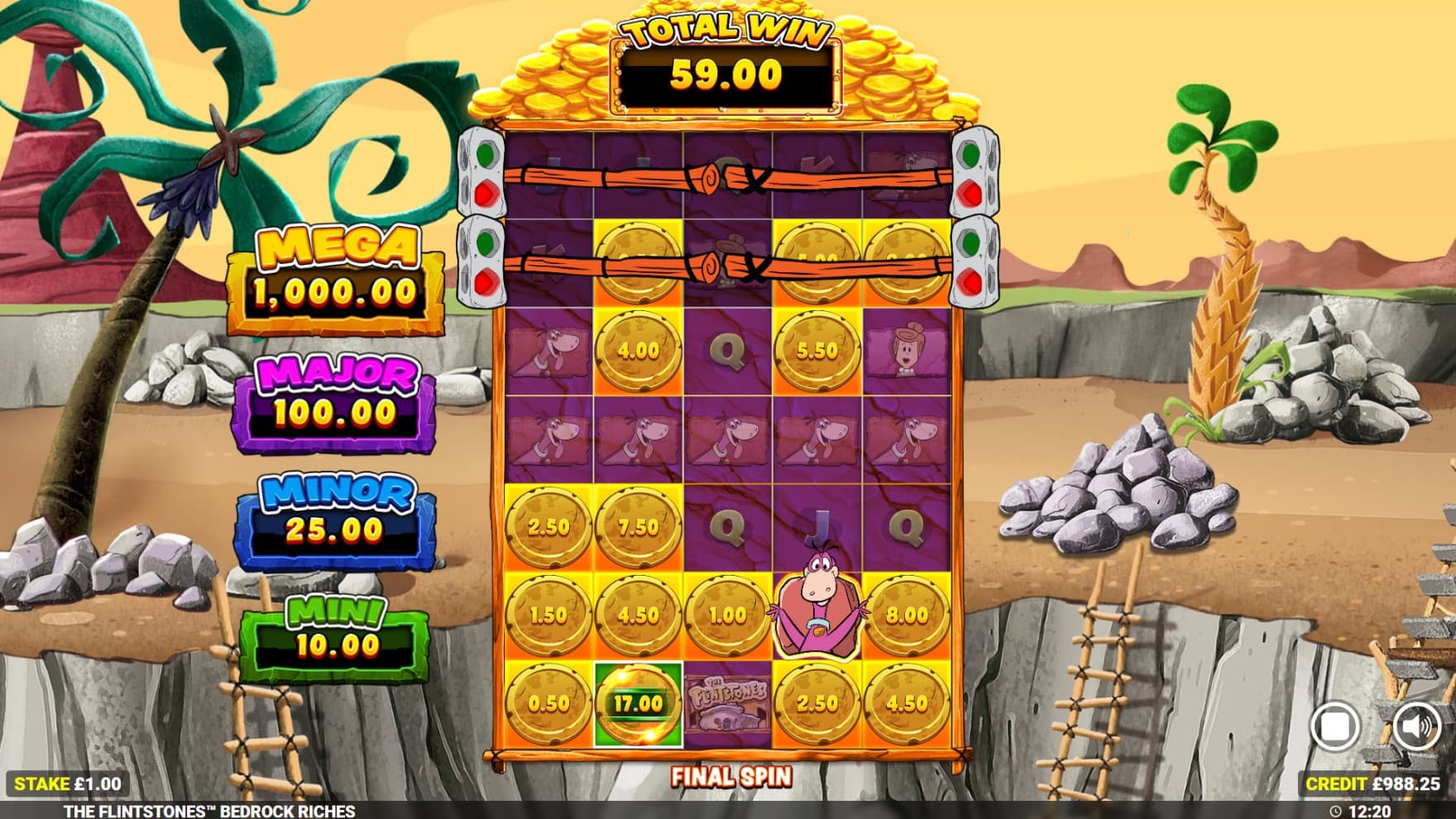 During the Cash Spins the reels change and can grow with the help of Special Symbols
