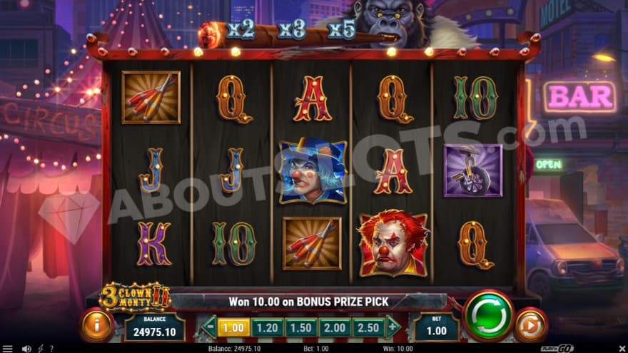 Base game where you can see the gorilla boss above the reels.